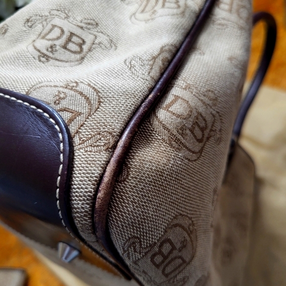 Dooney & Burke Tote with extras - Picture 9 of 10